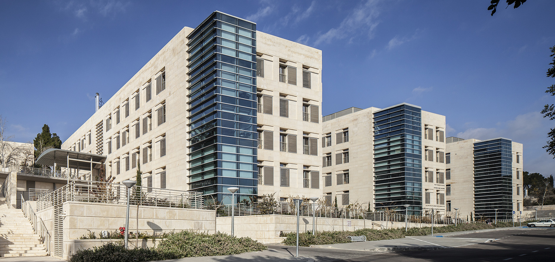 Binian_Madaey_HaMachshev_Hebrew_University_Jerusalem_Kolker_Epstein01