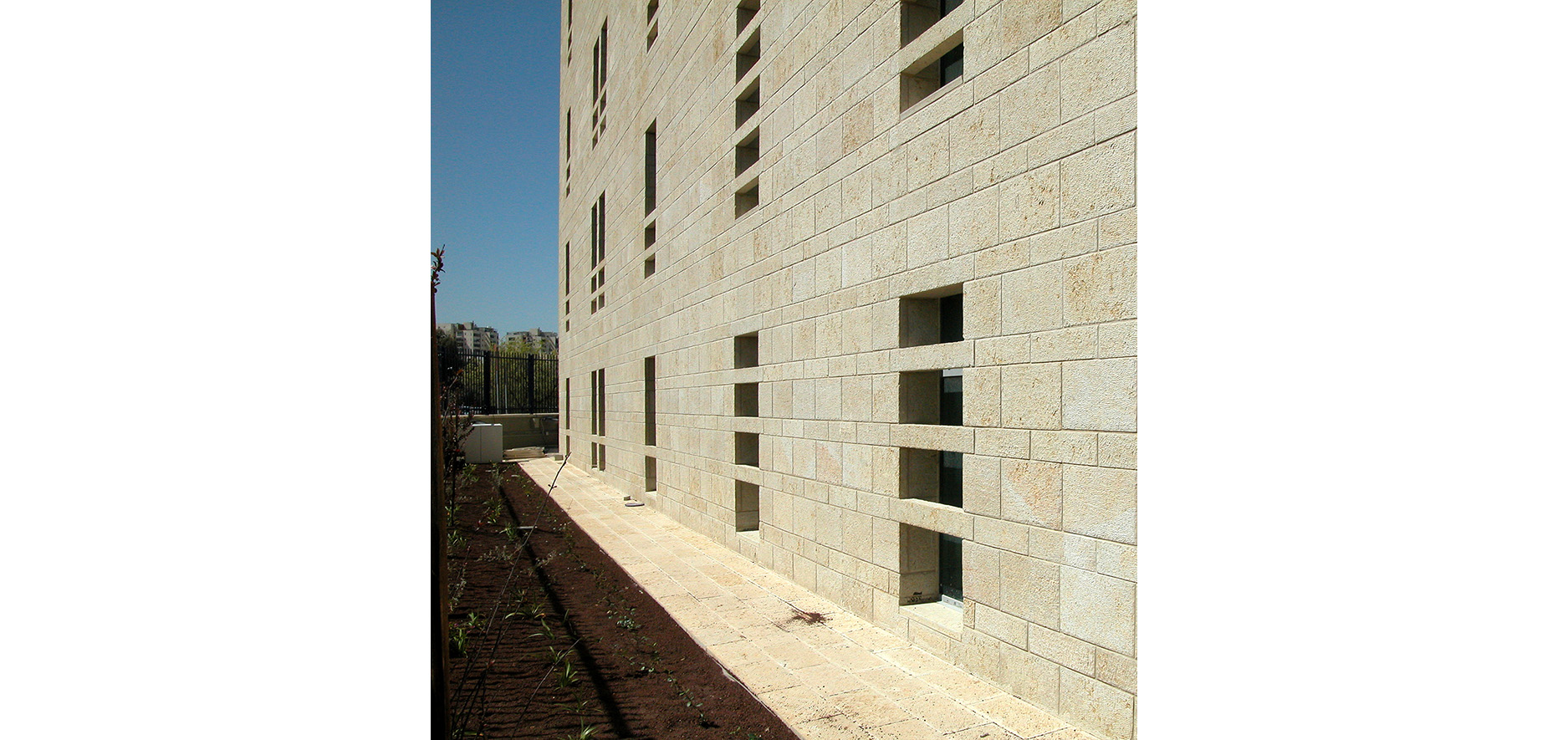 Intel6building_jerusalem_by_kolker_epstein_architects005