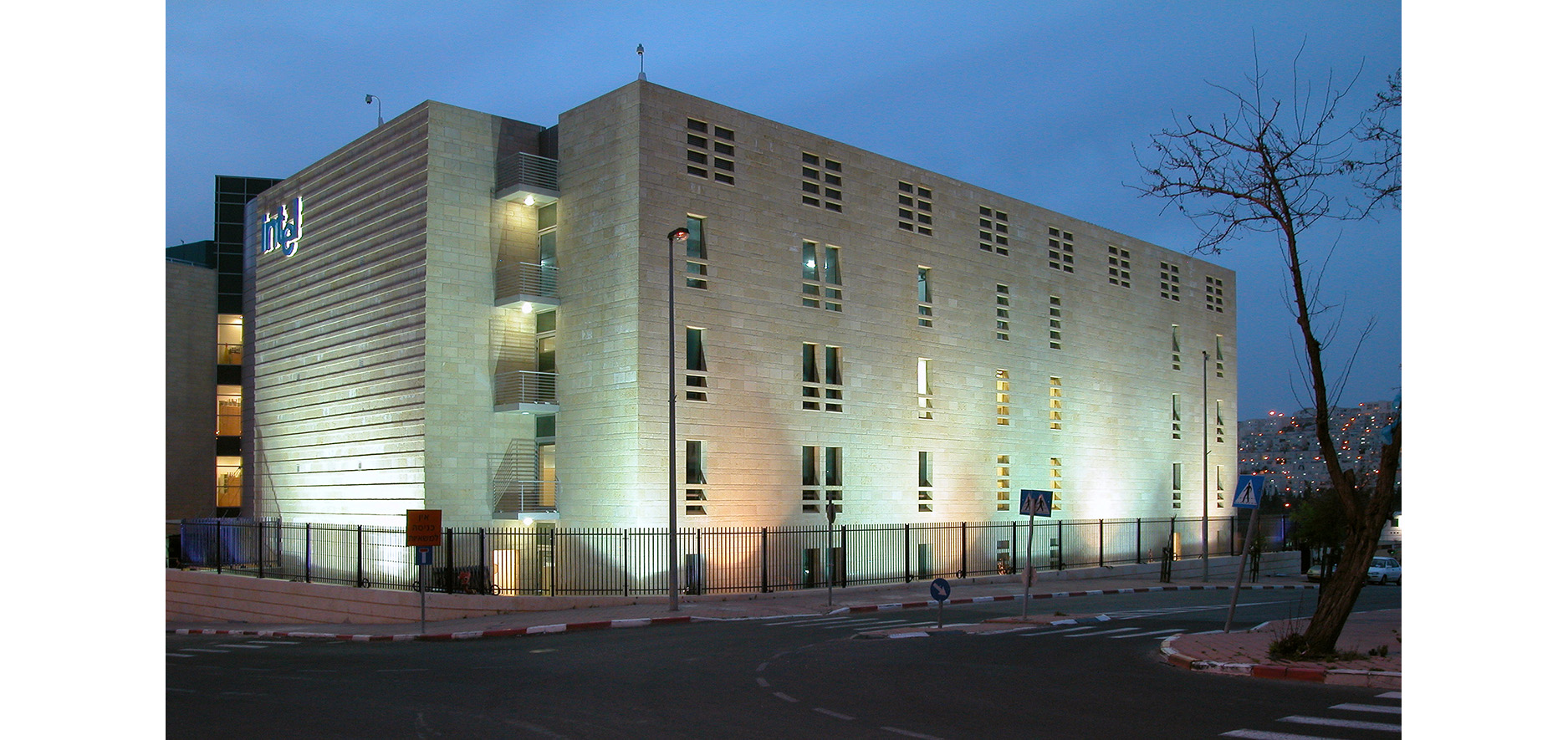 Intel6building_jerusalem_by_kolker_epstein_architects01