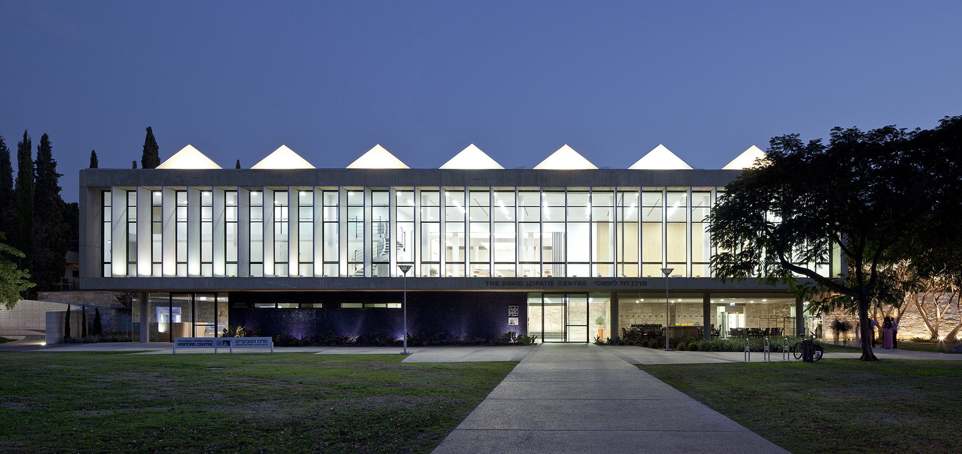 Weizmann_Institute_Rehovot_by_Kolker_Epstein001
